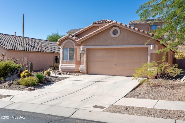 view of front facade featuring a garage