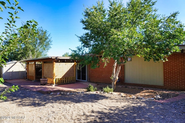 view of front facade featuring a patio