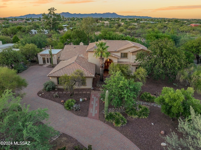 view of aerial view at dusk