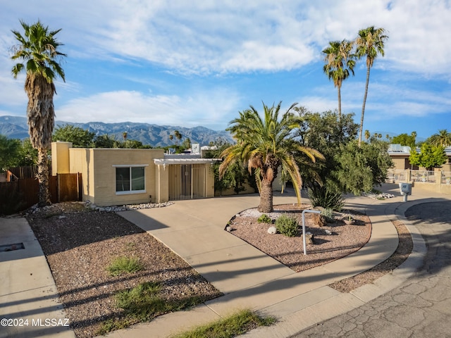 view of front of property featuring a mountain view