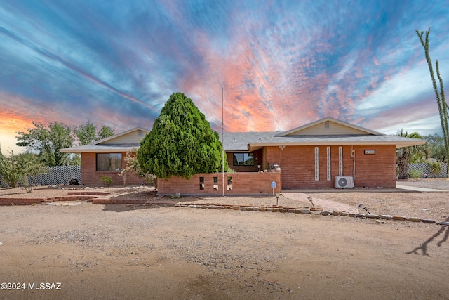 view of front of house