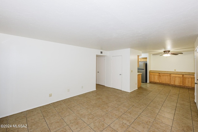 empty room with ceiling fan