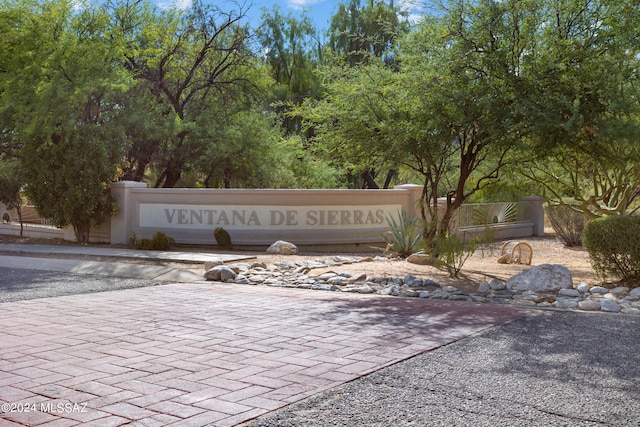 view of community / neighborhood sign