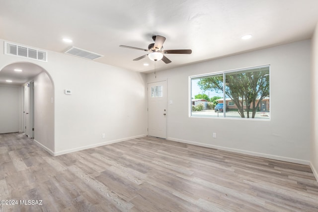 entrance foyer featuring light hardwood / wood-style floors and ceiling fan