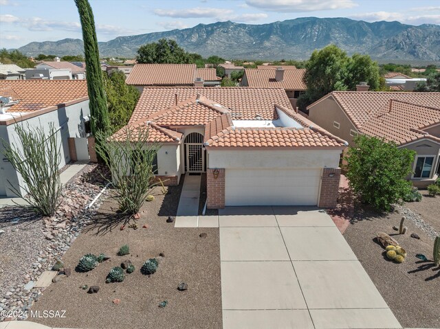 bird's eye view with a mountain view