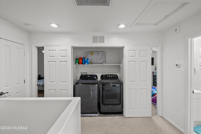 398 W Cedar Chase Dr, Green Valley, AZ 85614 - laundry area with independent washer and dryer, attic access, carpet flooring, and visible vents