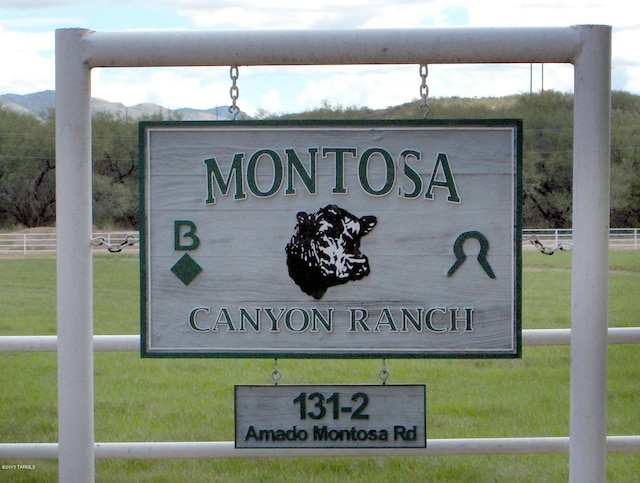 exterior details with a mountain view