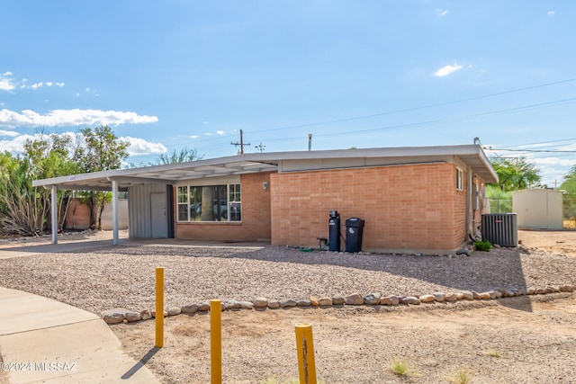 view of front of home featuring a patio area