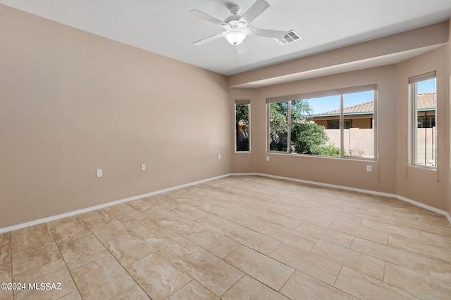 empty room with ceiling fan