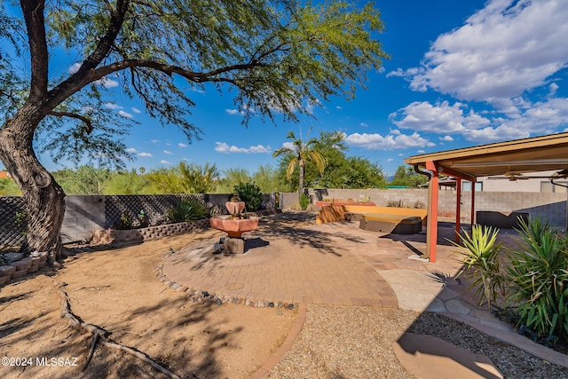 view of yard featuring a patio