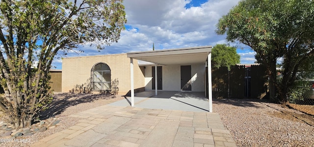 view of front facade featuring a carport