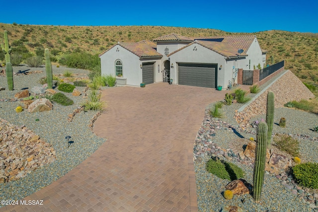 view of front facade with a garage