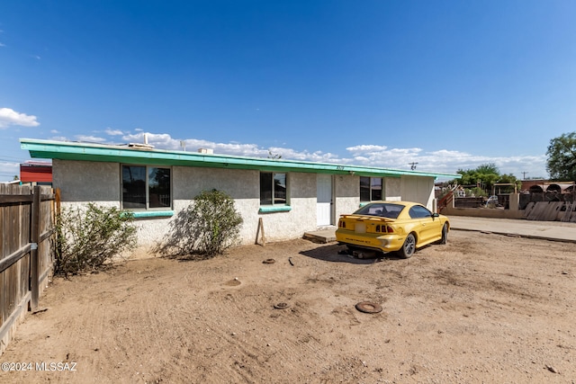 view of front of property