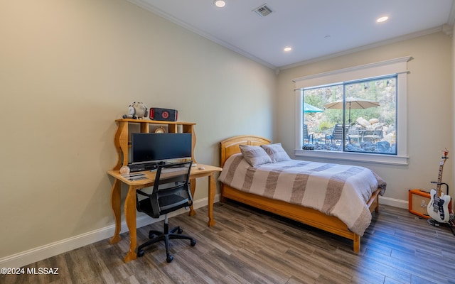 15251 N Dove Canyon Pass, Marana, AZ 85658 - bedroom with ornamental molding, wood finished floors, baseboards, recessed lighting, and an office area