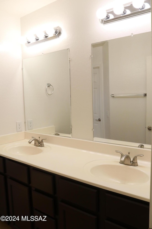 2215 S Lamonica Way, Safford, AZ 85546 - bathroom with double vanity