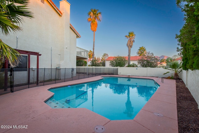 view of swimming pool