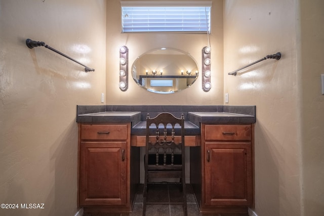 542 W Shadow Wood St, Green Valley, AZ 85614 - bathroom with vanity