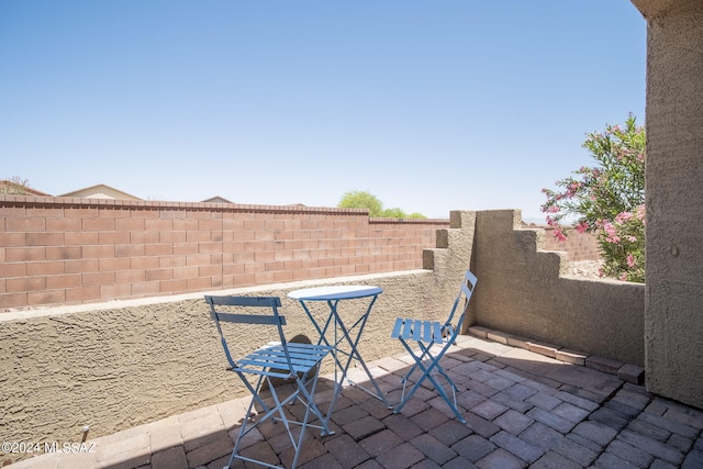 542 W Shadow Wood St, Green Valley, AZ 85614 - view of patio