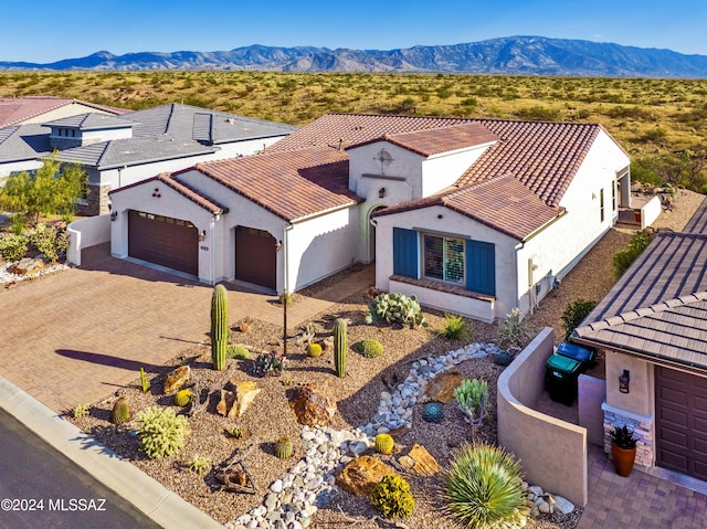 bird's eye view with a mountain view