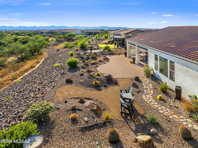 bird's eye view featuring a mountain view