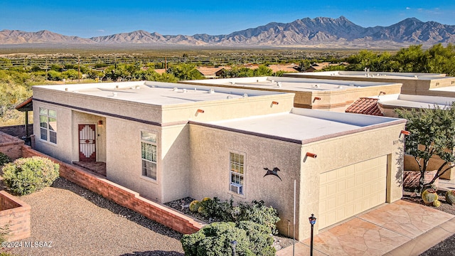 view of front of house featuring a mountain view