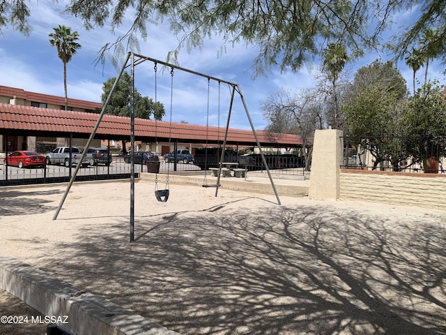 6352 N Barcelona Ln Unit 106, Tucson, AZ 85704 - surrounding community featuring fence