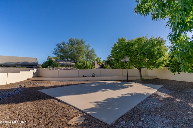 view of yard with a patio area