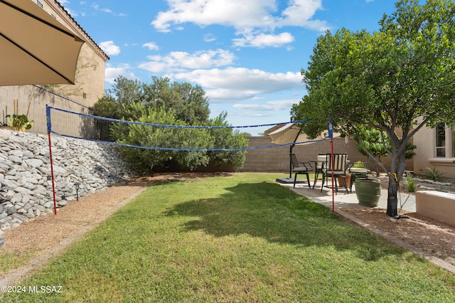 view of yard with a patio