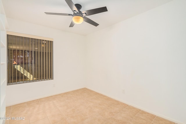 empty room with ceiling fan