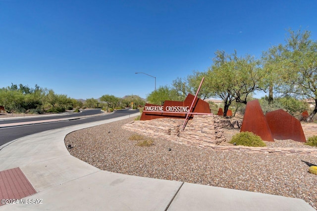 view of community / neighborhood sign