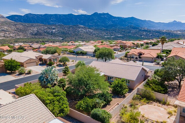 birds eye view of property featuring a residential view and a mountain view