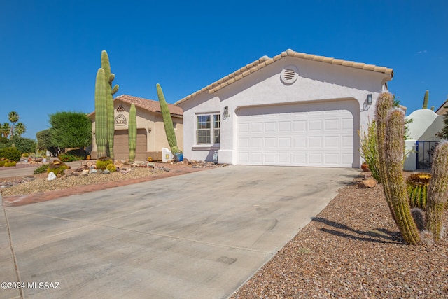 view of front facade featuring a garage