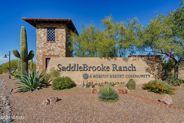 view of community / neighborhood sign