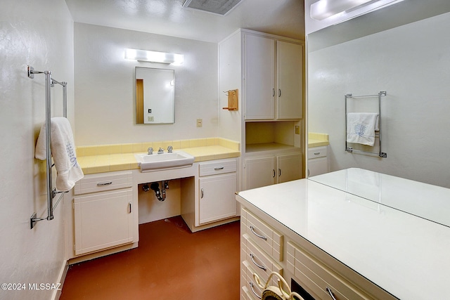 bathroom with sink