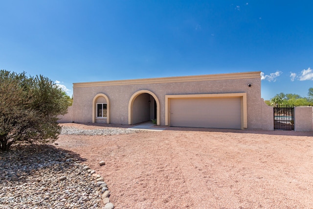 view of front facade featuring a garage