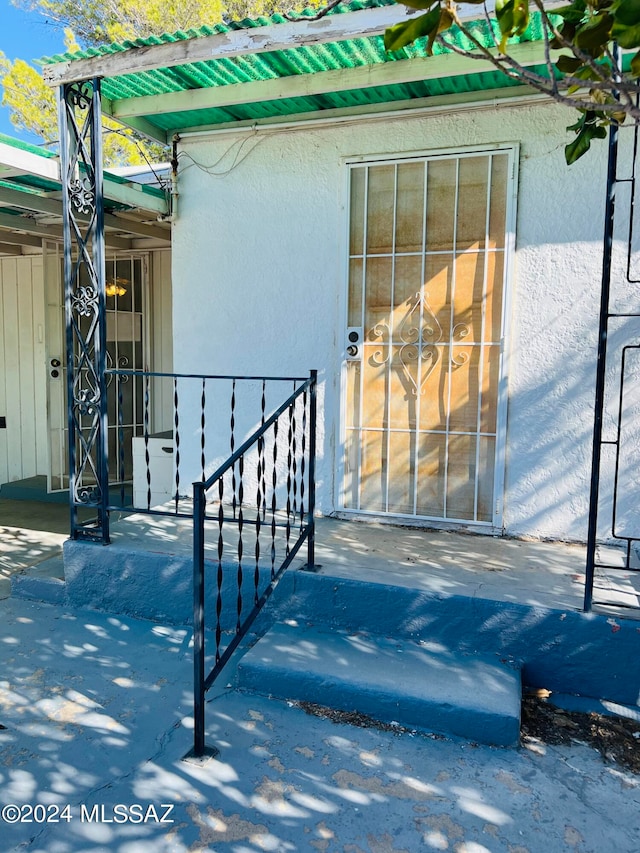 view of entrance to property