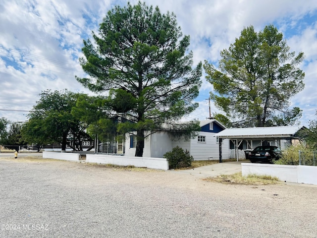 172 S Austin Blvd, Willcox, AZ 85643 - view of front of property featuring a detached carport and driveway
