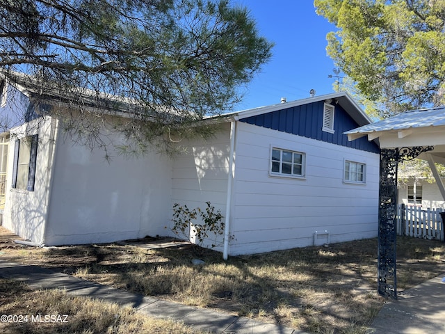 172 S Austin Blvd, Willcox, AZ 85643 - view of side of home featuring fence