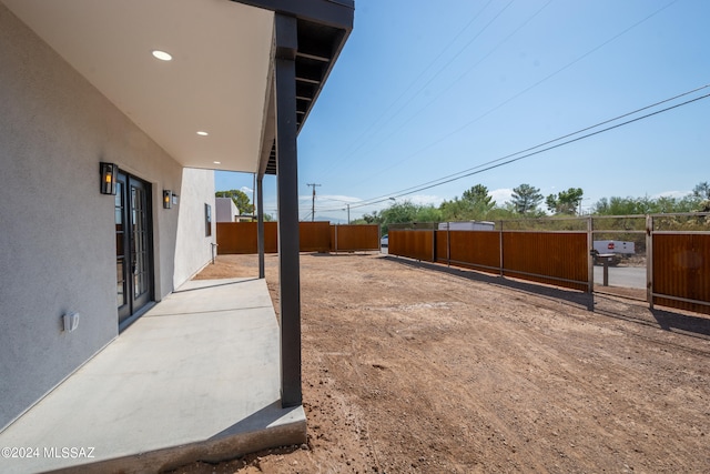 view of yard with a patio area