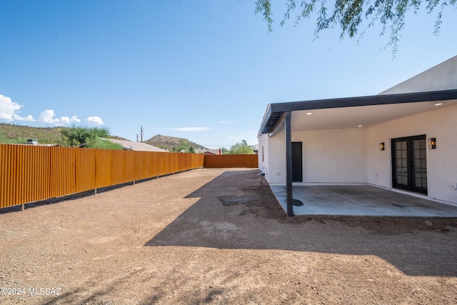 view of yard with a patio area