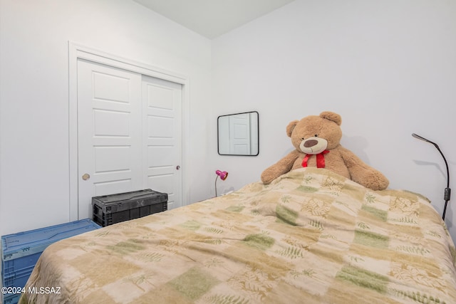 bedroom with a closet