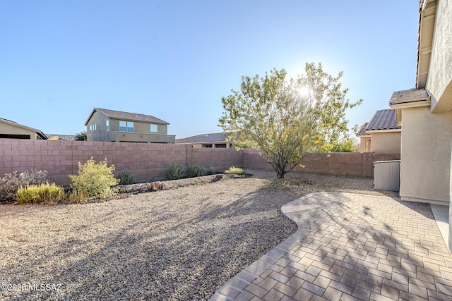 view of yard featuring a patio area