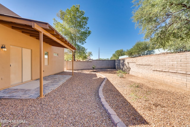 view of yard with a patio area