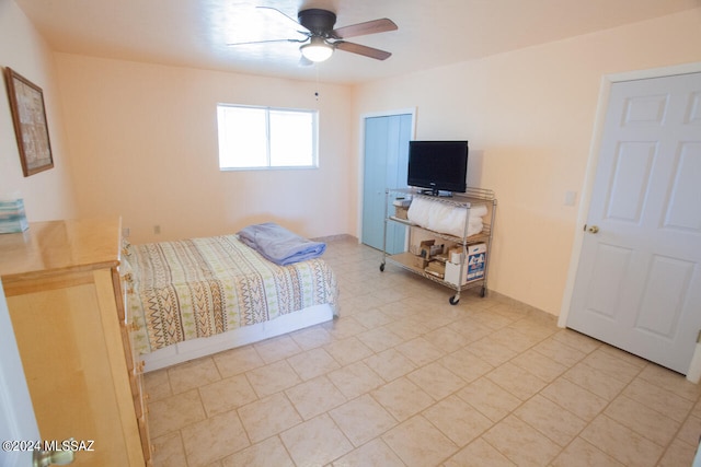 bedroom with ceiling fan