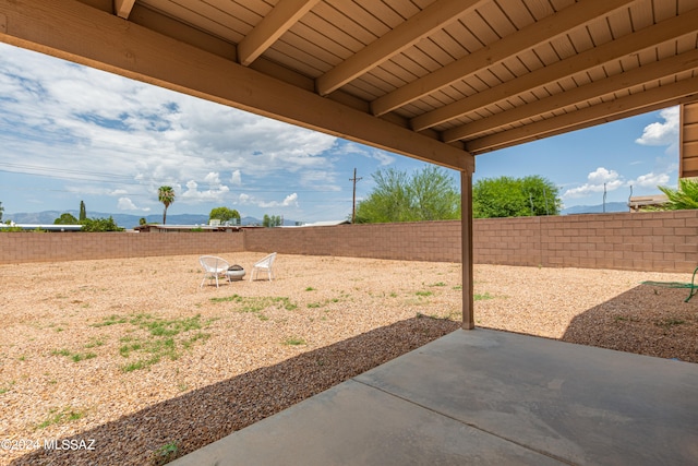 view of yard featuring a patio