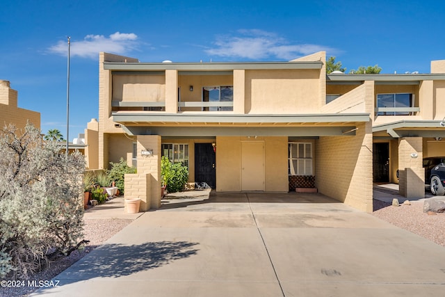 view of front of property