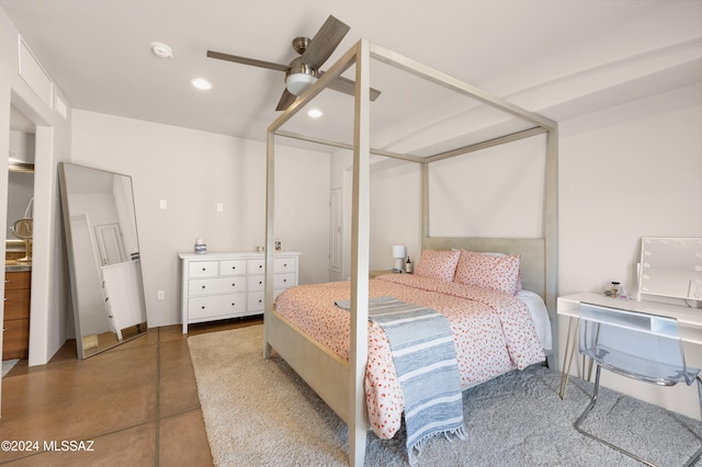 bedroom featuring ceiling fan