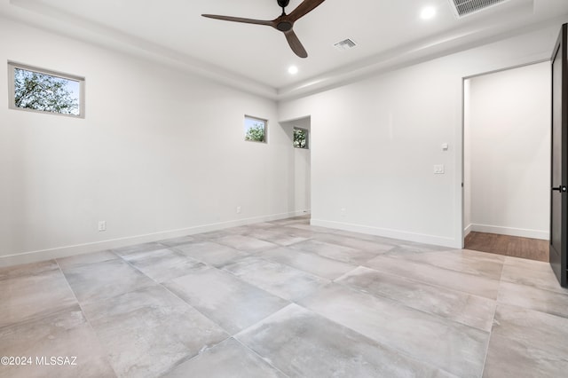 empty room with ceiling fan