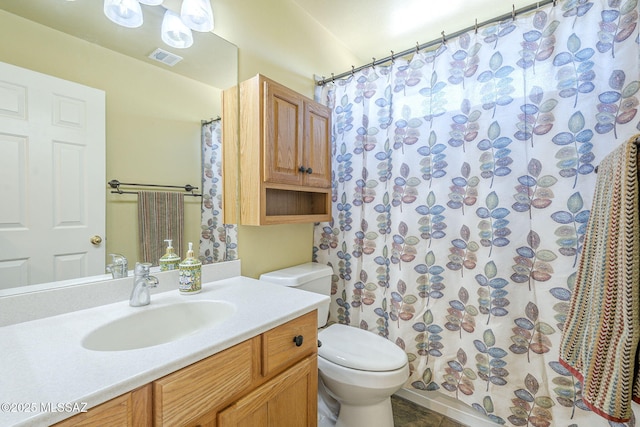 1888 Circulo Guatemala, Rio Rico, AZ 85648 - full bath with toilet, vanity, and curtained shower