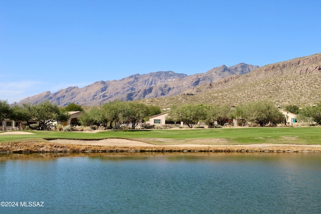 water view with a mountain view